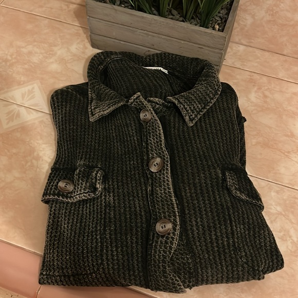 WOMENS COTTON WAFFLE
SHACKET - ACID WASH - ASH BLACK NWT - Picture 2 of 4